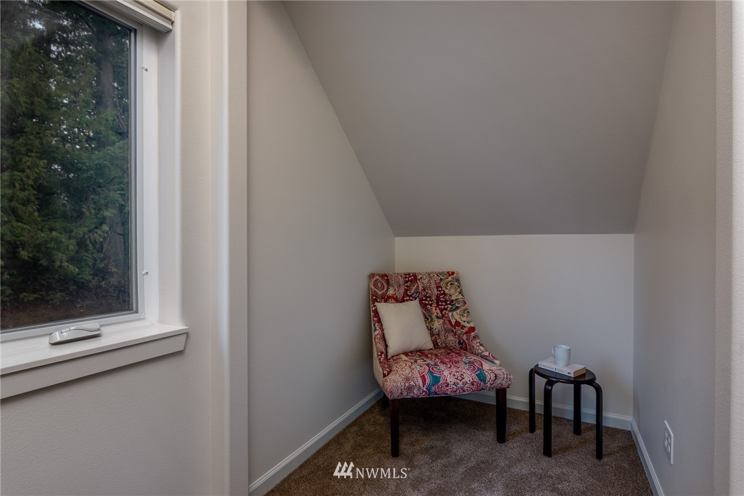 672 East Smith Road Bellingham, WA 98226 - Photo 13 of 25 a room with a table and chair
