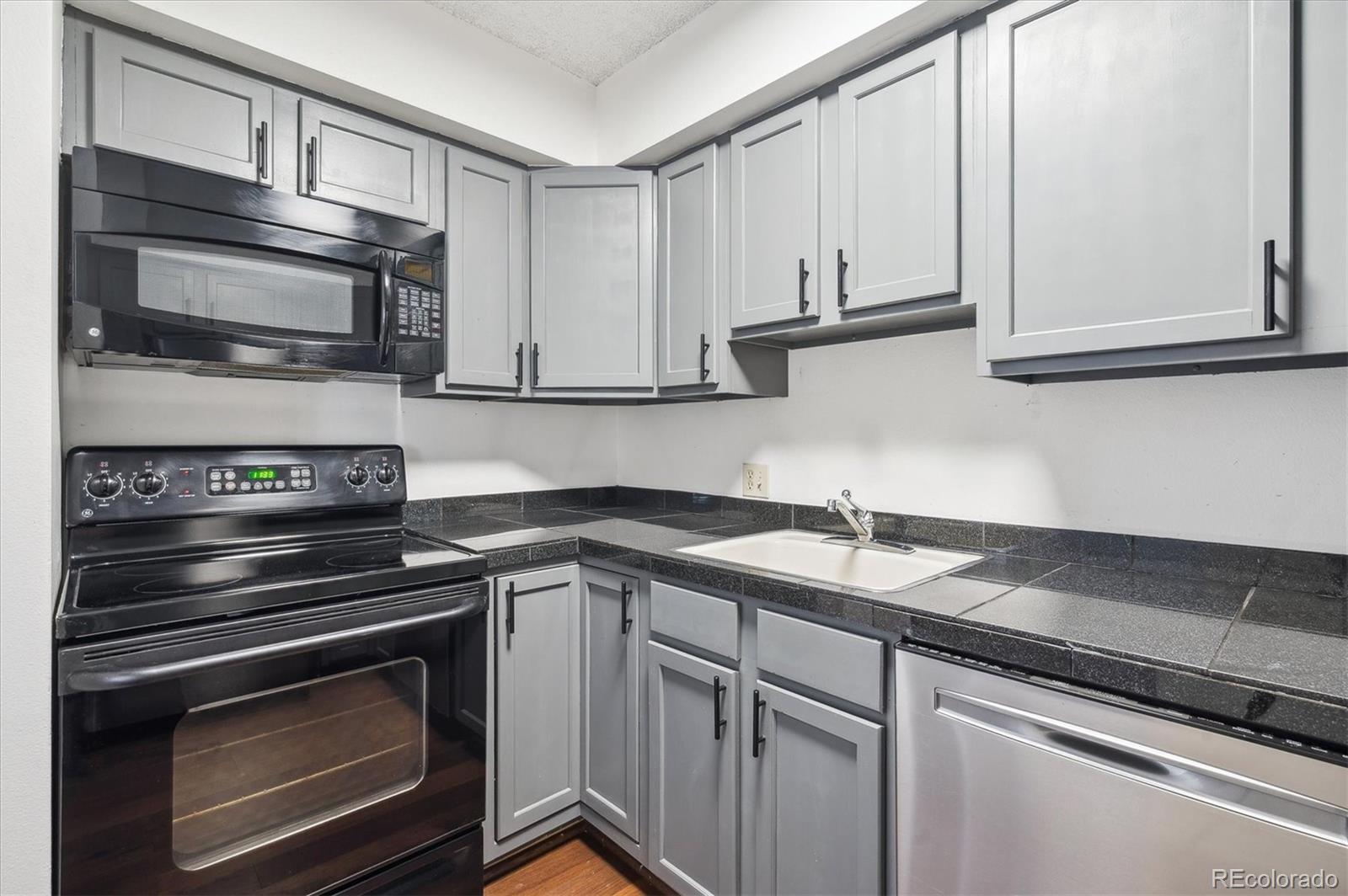 1020 15th Street, Unit 28G Denver, CO 80202 - Photo 13 of 17