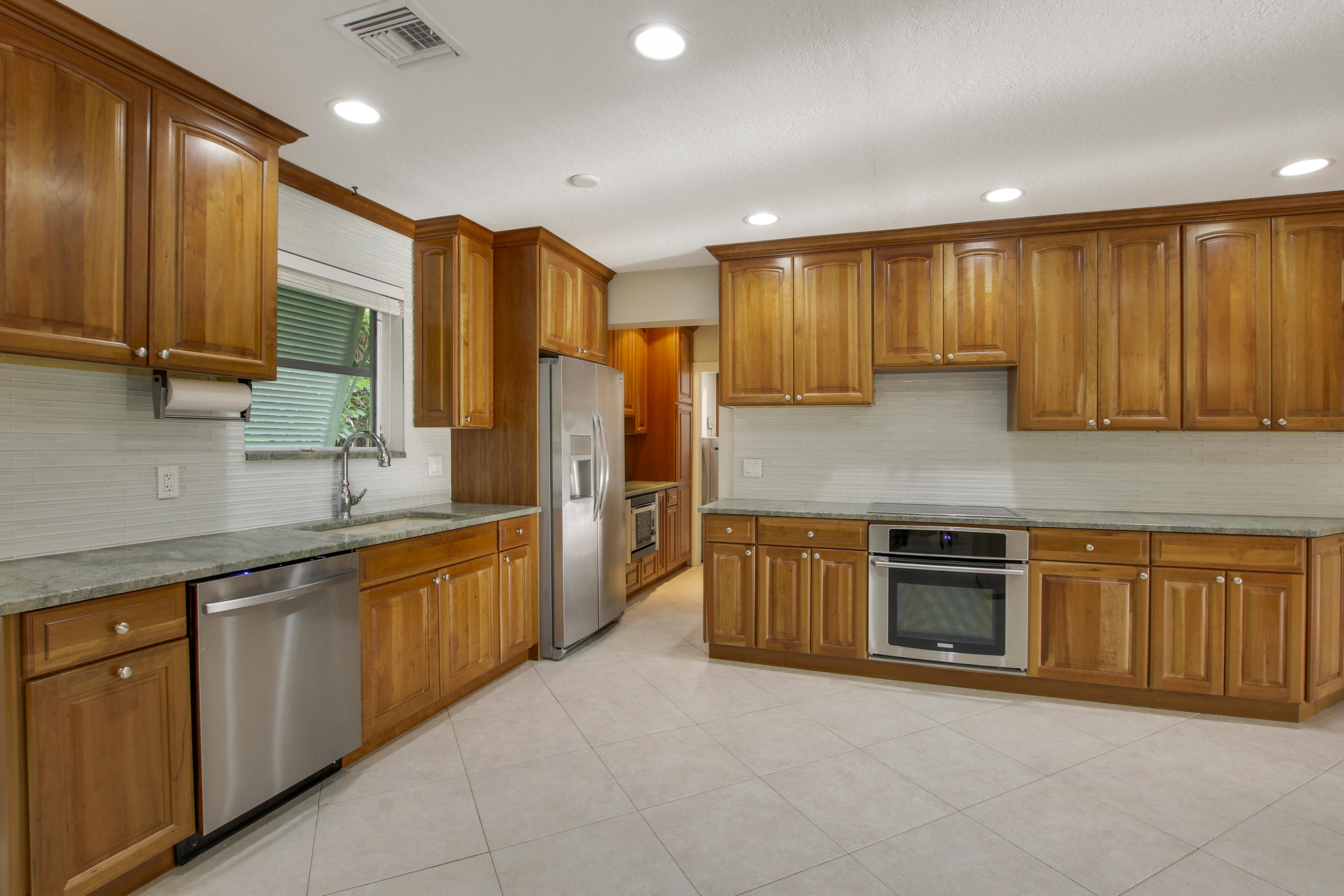 19154 Basin Street Jupiter, FL 33469 - Photo 21 of 45 House-11