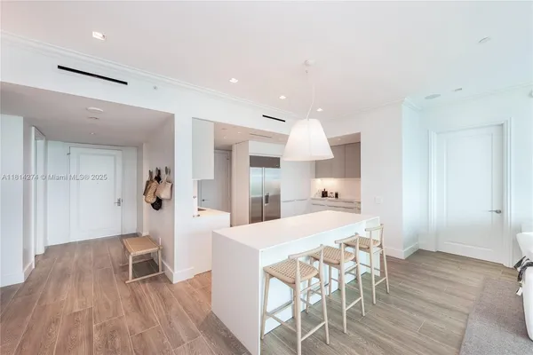 $25,000 | 10295 Collins Avenue, Unit 2506, Bal Harbour, FL 33154