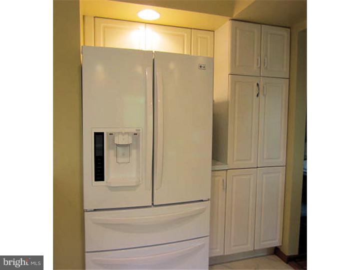 242 Hickory Corner Road East Windsor, NJ 08520 - Photo 8 of 25 Kitchen