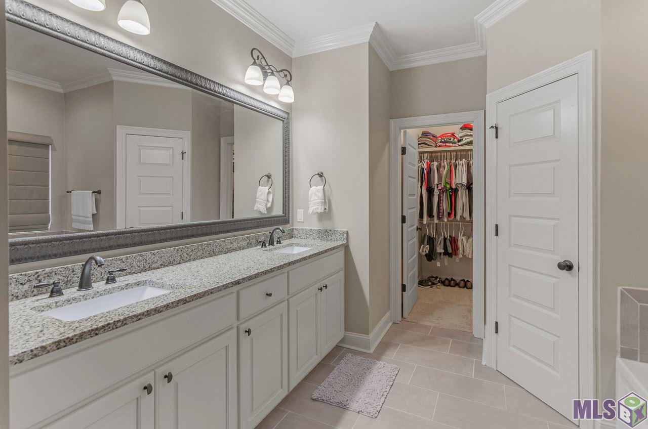 2989 Lago Lane Baton Rouge, LA 70810 - Photo 14 of 21 Gallery Image 14
