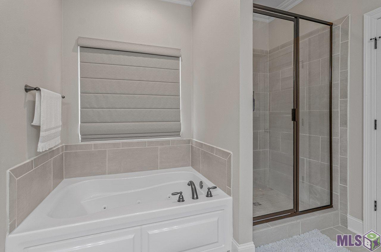 2989 Lago Lane Baton Rouge, LA 70810 - Photo 15 of 21 Gallery Image 15