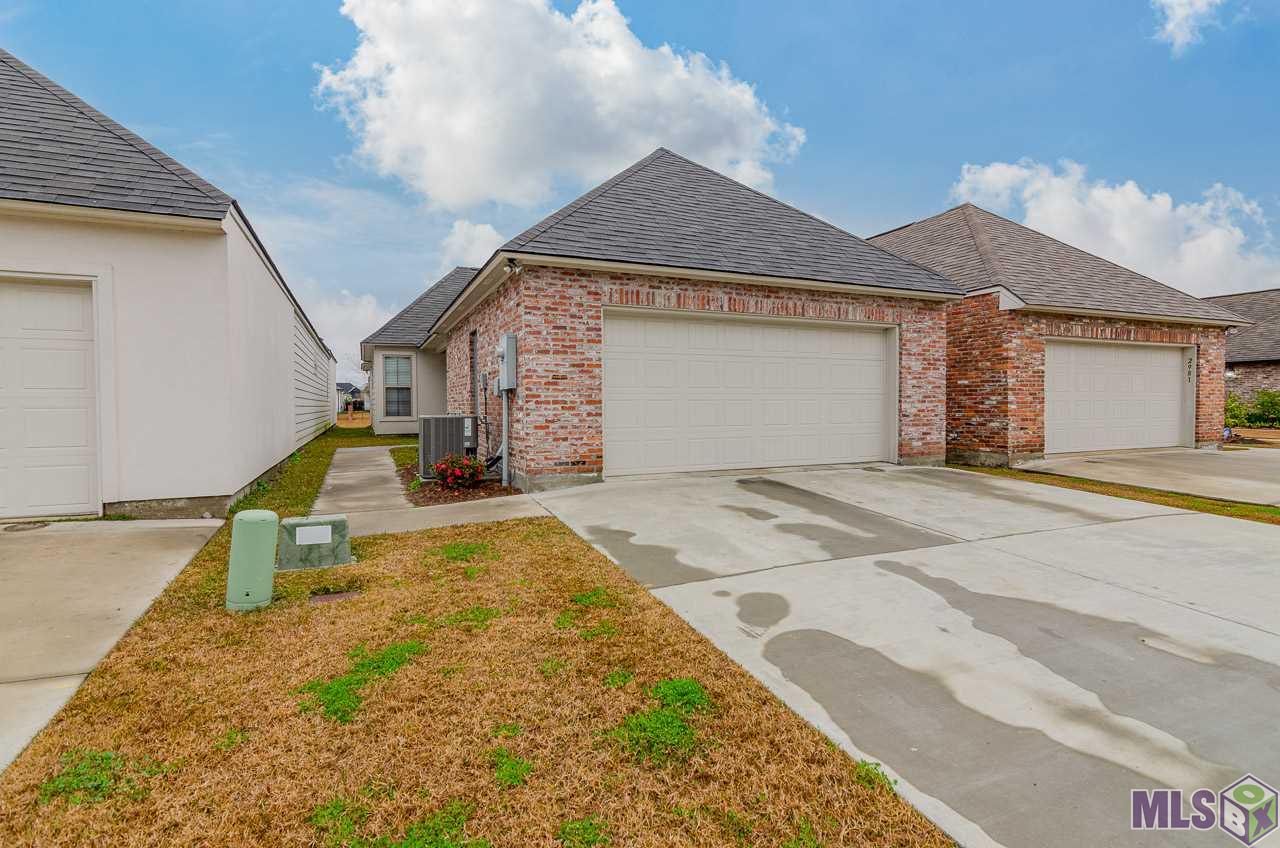 2989 Lago Lane Baton Rouge, LA 70810 - Photo 3 of 21 Gallery Image 3