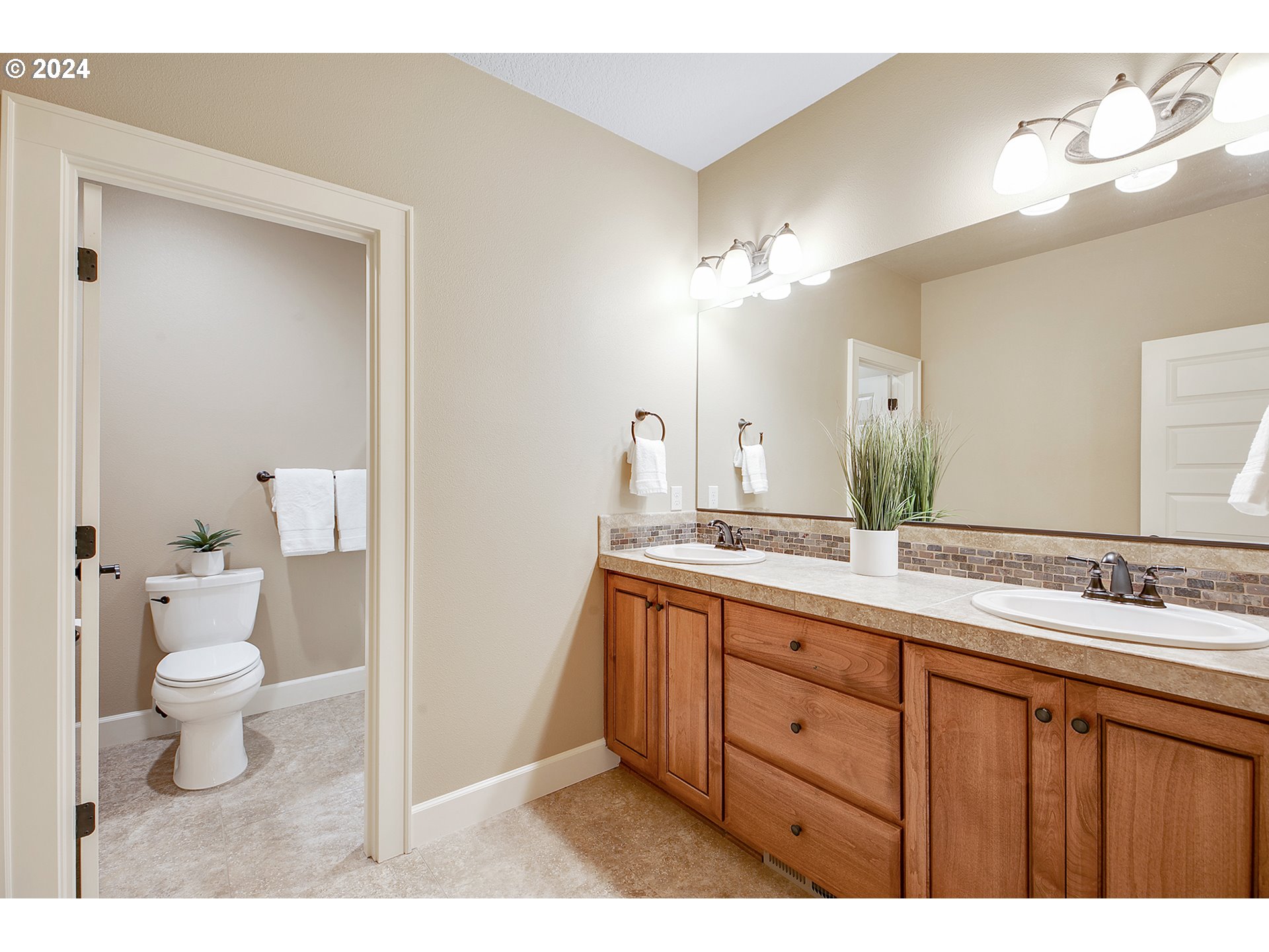 2783 Ridge Lane West Linn, OR 97068 - Photo 23 of 48 Bathroom