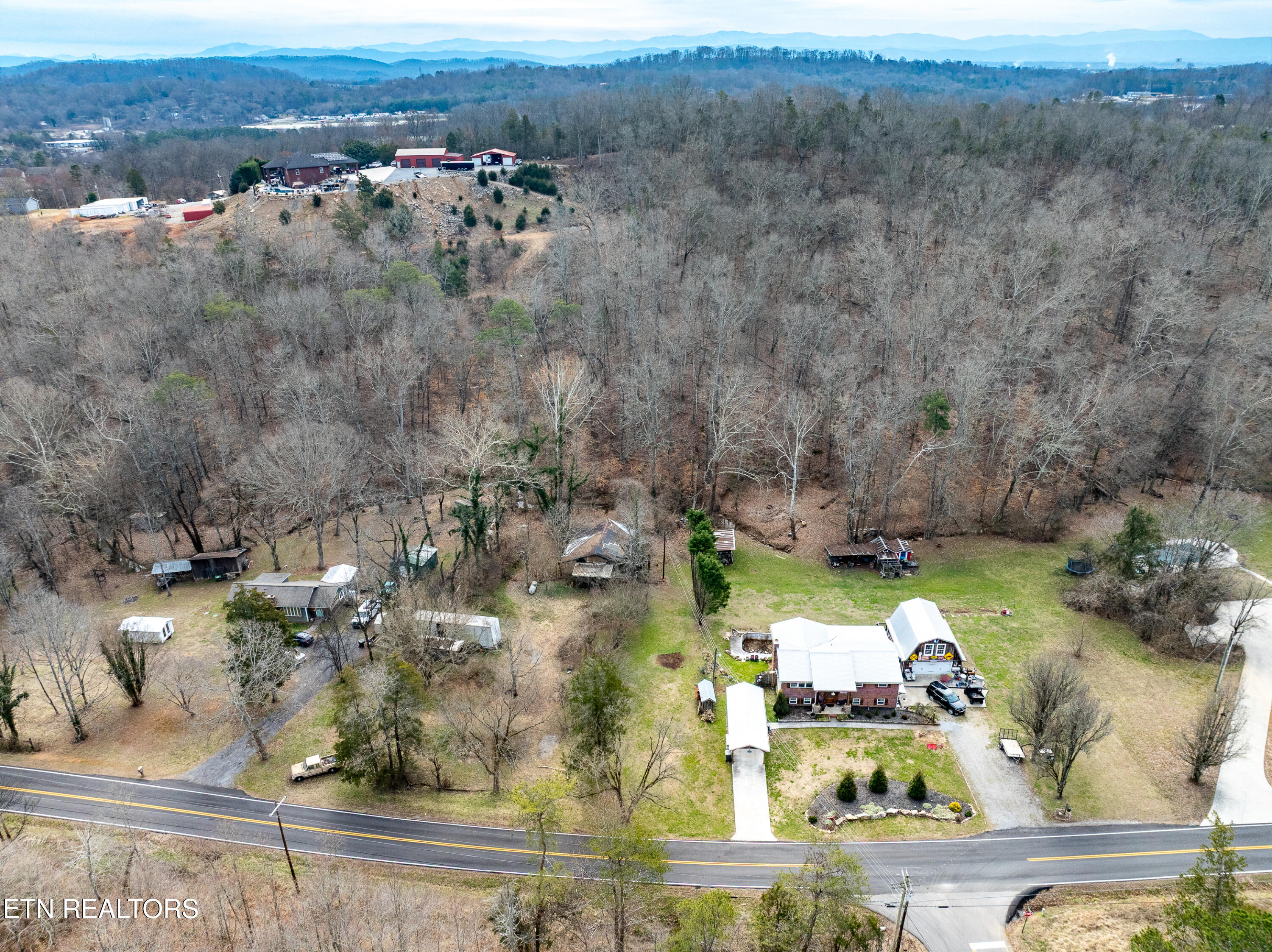 1747 East Old Topside Road Louisville, TN 37777 - Photo 8 of 22 DJI_0283-HDR