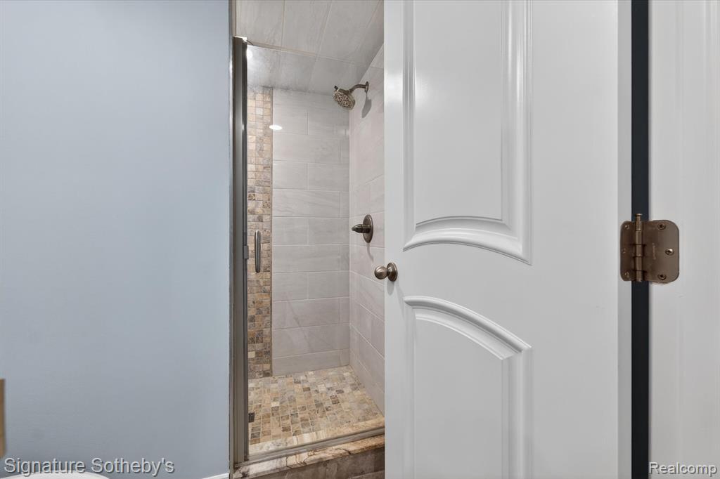 30650 Lahser Road Beverly Hills, MI 48025 - Photo 30 of 93