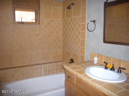 3240 North Avia Ricca Place Tucson, AZ 85719 - Photo 10 of 13