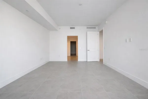 $12,900 | 3015 South Ysabella Avenue, Unit 1003, Tampa, FL 33629