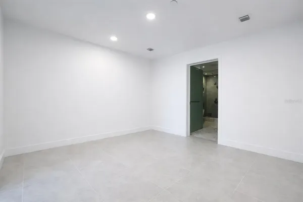 $12,900 | 3015 South Ysabella Avenue, Unit 1003, Tampa, FL 33629
