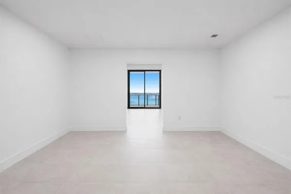$12,900 | 3015 South Ysabella Avenue, Unit 1003, Tampa, FL 33629