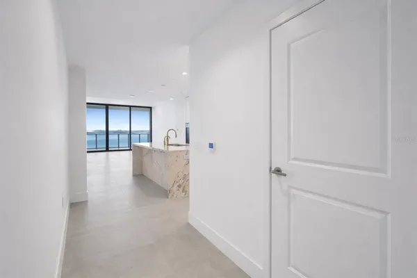 $12,900 | 3015 South Ysabella Avenue, Unit 1003, Tampa, FL 33629
