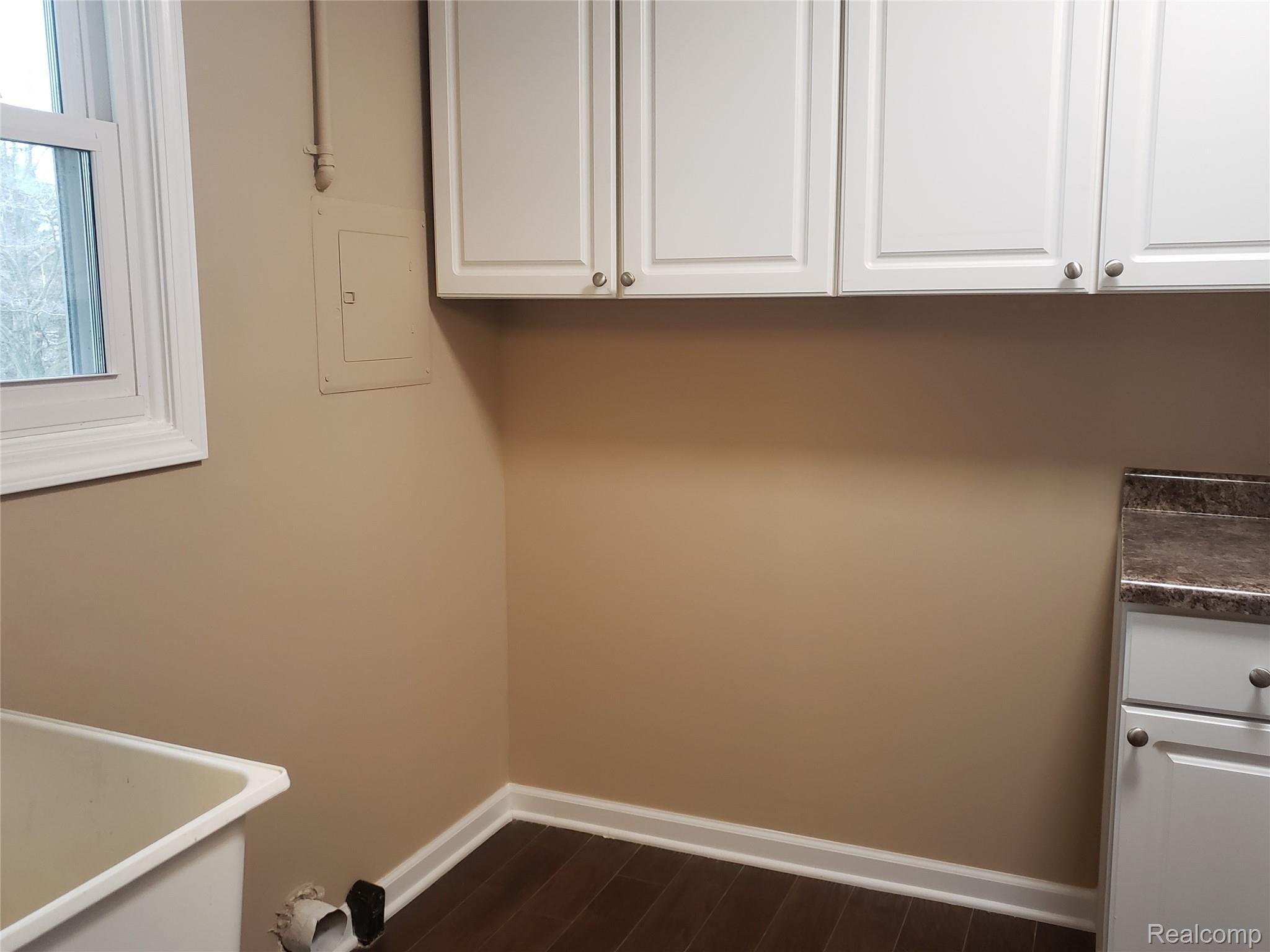4849 Lippincott Road Lapeer, MI 48446 - Photo 21 of 28 Laundry Room.jpg