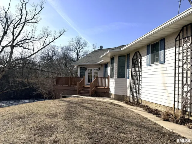$649,900 | 23019 East Owens Road, Farmington, IL 61531