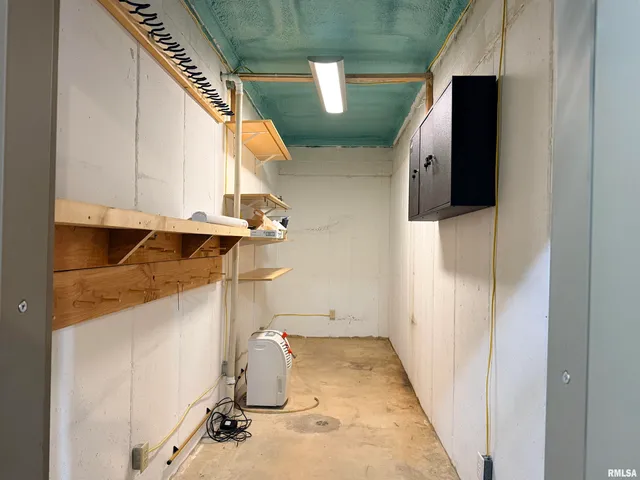 $649,900 | 23019 East Owens Road, Farmington, IL 61531