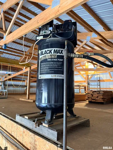 $649,900 | 23019 East Owens Road, Farmington, IL 61531