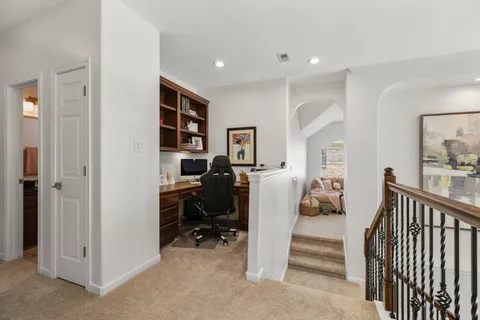 $745,000 | 26 Winhall Place, The Woodlands, TX 77354