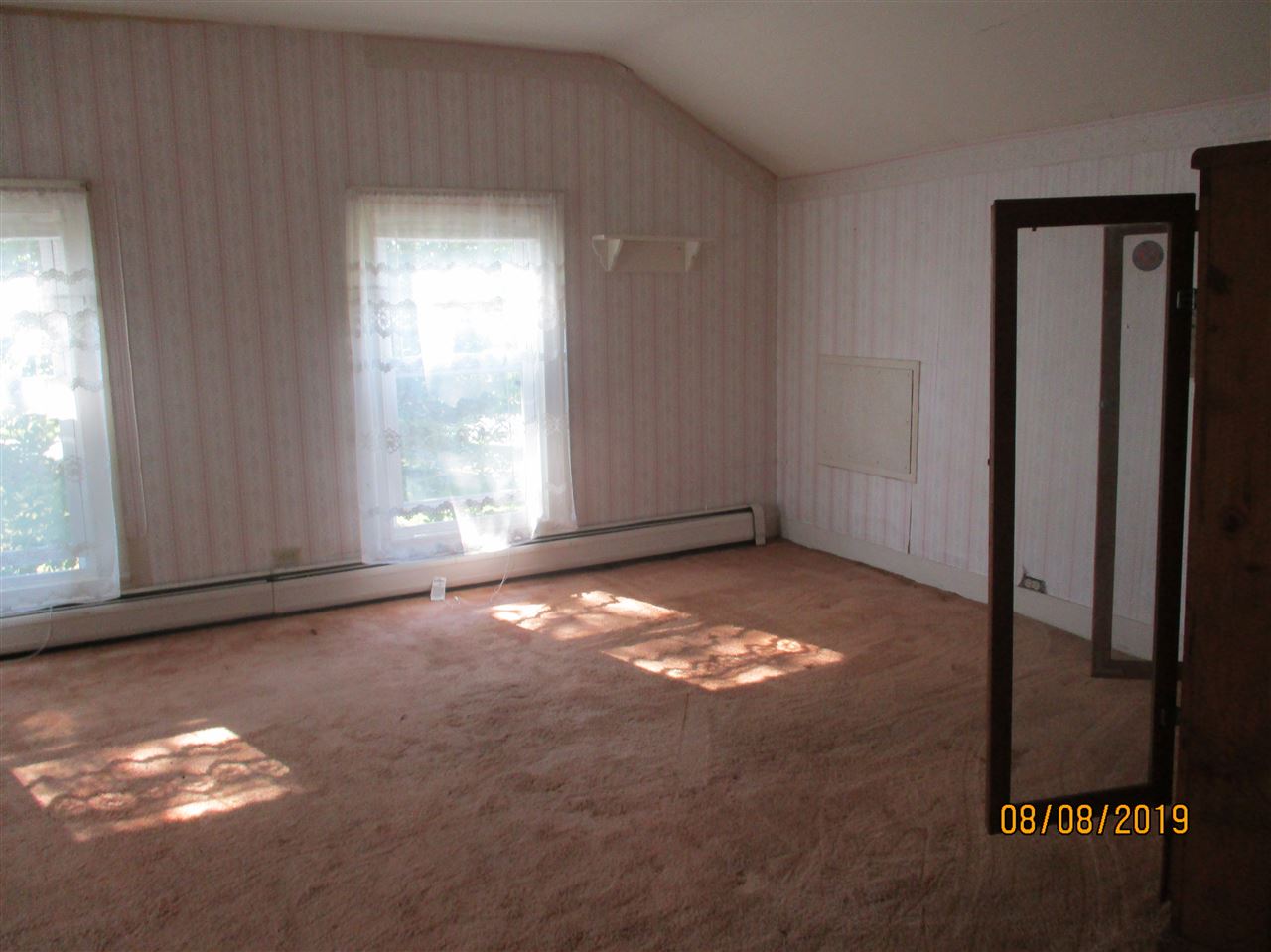3077 South Vassar Road Vassar, MI 48768 - Photo 8 of 16 Large Upstairs Bedroom
