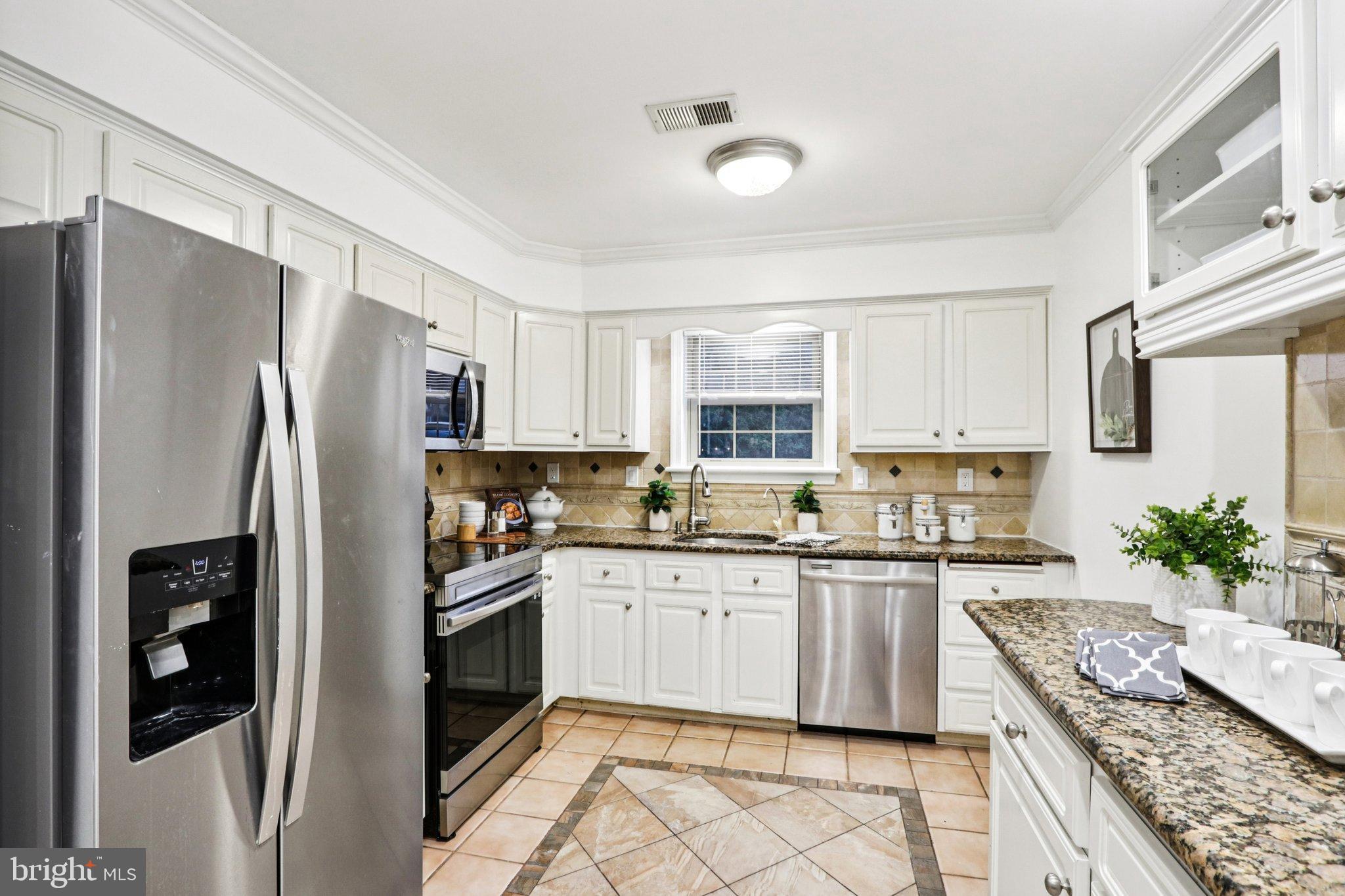 120 Eaton Drive Wayne, PA 19087 - Photo 12 of 58 Eat In Kitchen