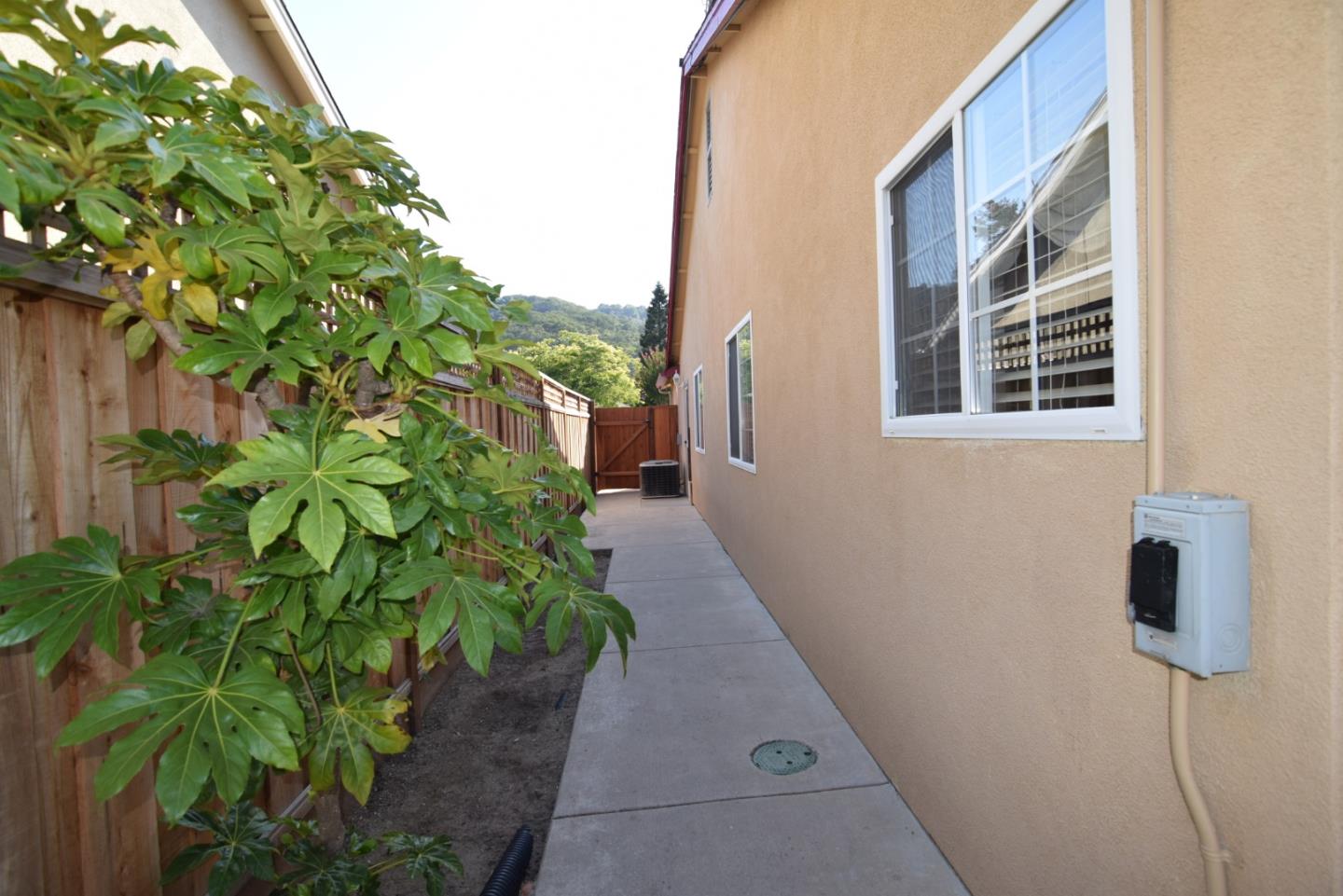 5462 Mesa Road Gilroy, CA 95020 - Photo 11 of 37 Gallery Image 11