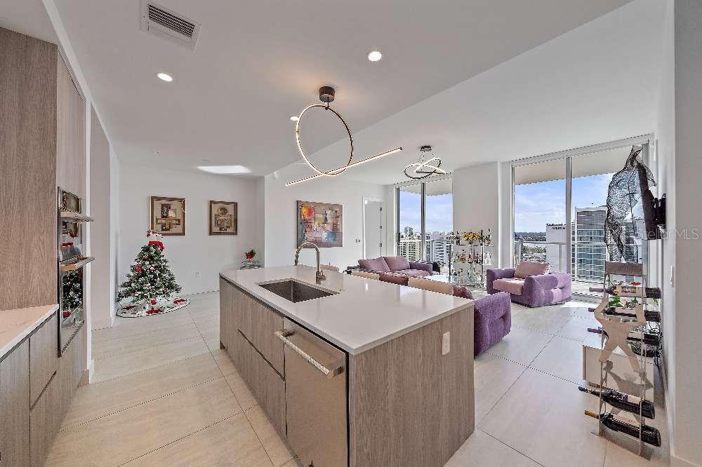 301 Quay Commons, Unit 1707 Sarasota, FL 34236 - Photo 15 of 54