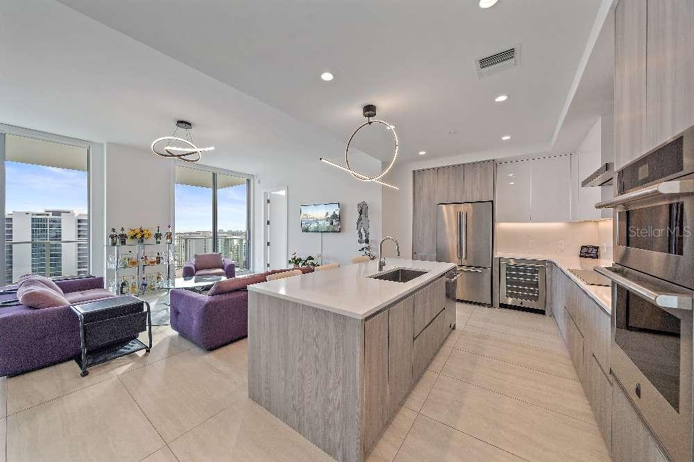 301 Quay Commons, Unit 1707 Sarasota, FL 34236 - Photo 18 of 54