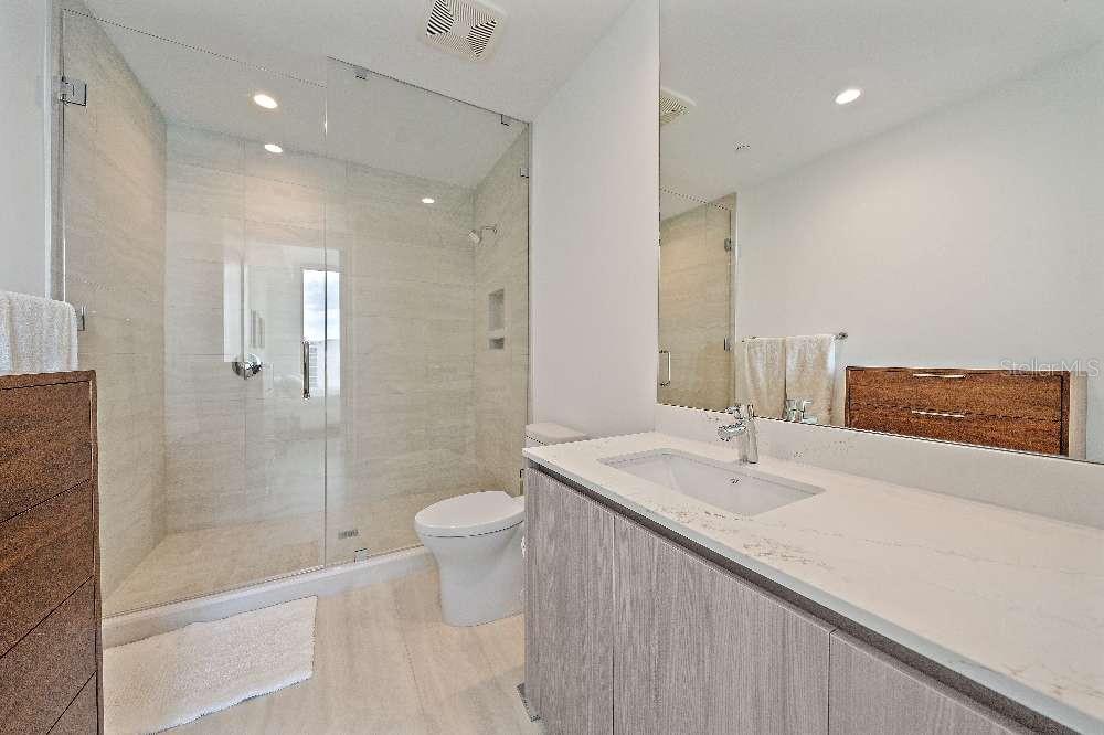 301 Quay Commons, Unit 1707 Sarasota, FL 34236 - Photo 25 of 54