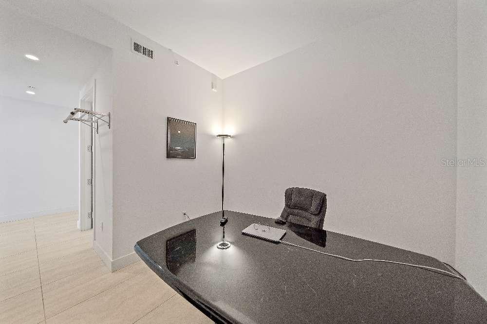 301 Quay Commons, Unit 1707 Sarasota, FL 34236 - Photo 26 of 54