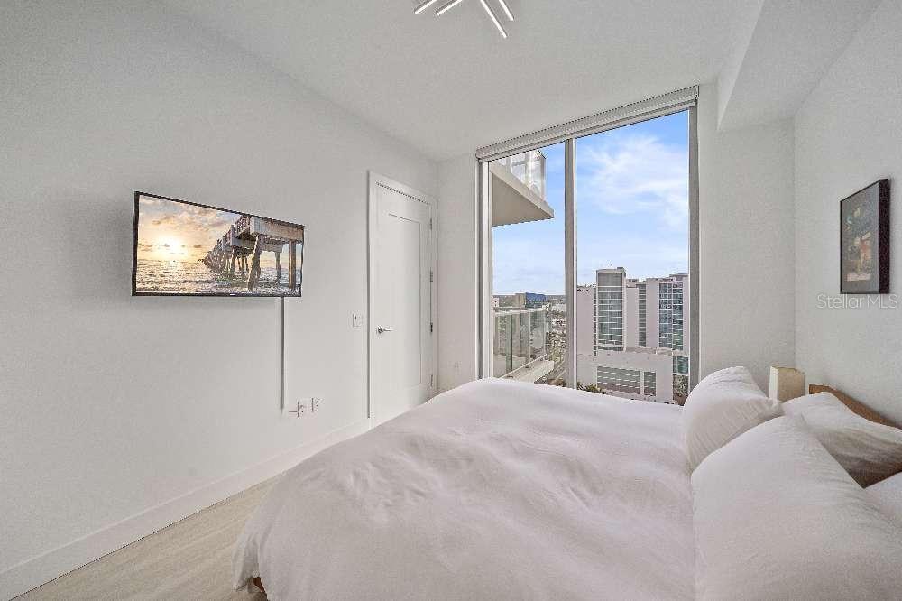 301 Quay Commons, Unit 1707 Sarasota, FL 34236 - Photo 31 of 54