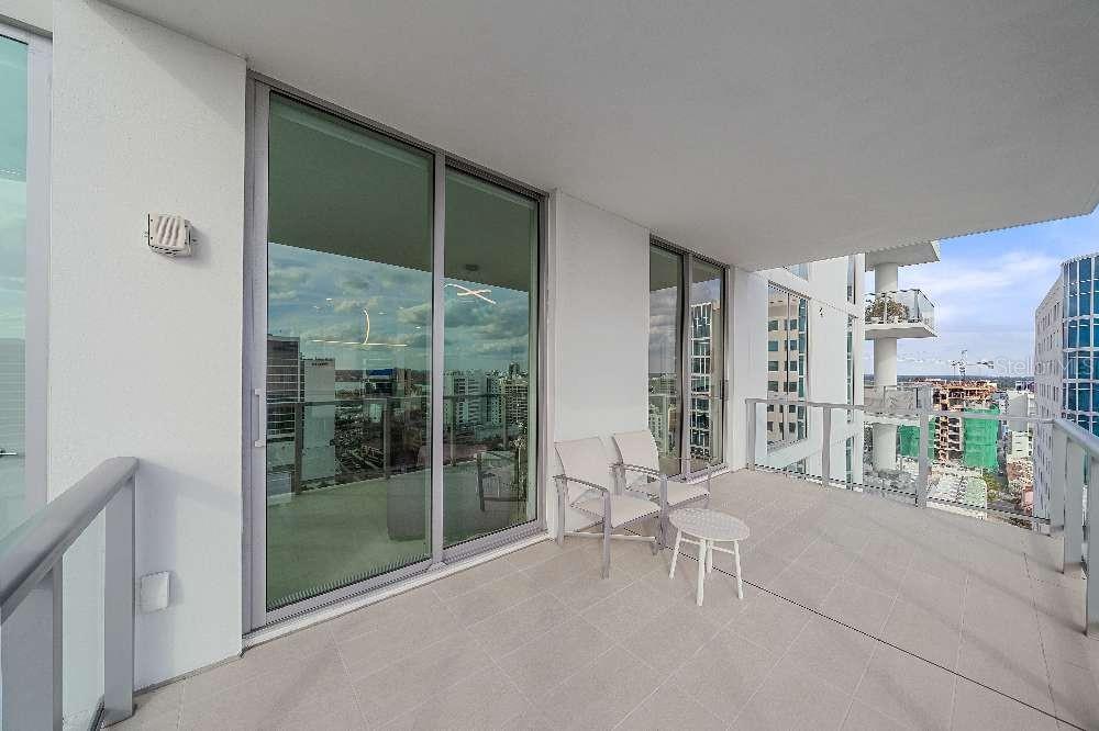 301 Quay Commons, Unit 1707 Sarasota, FL 34236 - Photo 7 of 54