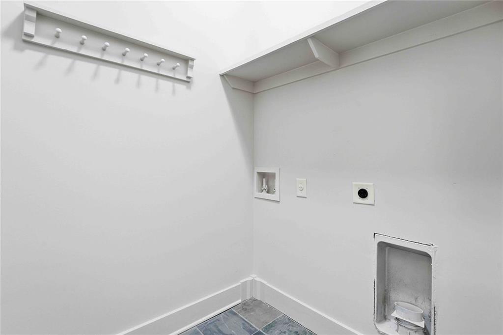 501 Ridge View Crossing Woodstock, GA 30188 - Photo 25 of 44 a view of a small space