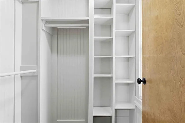 $349,900 | 501 Ridge View Crossing, Woodstock, GA 30188