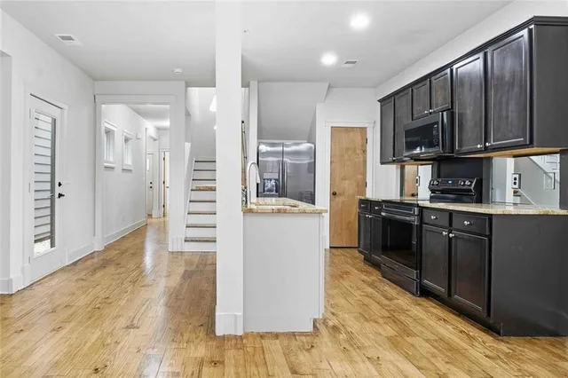 $349,900 | 501 Ridge View Crossing, Woodstock, GA 30188