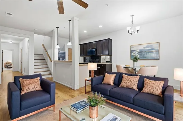 $349,900 | 501 Ridge View Crossing, Woodstock, GA 30188