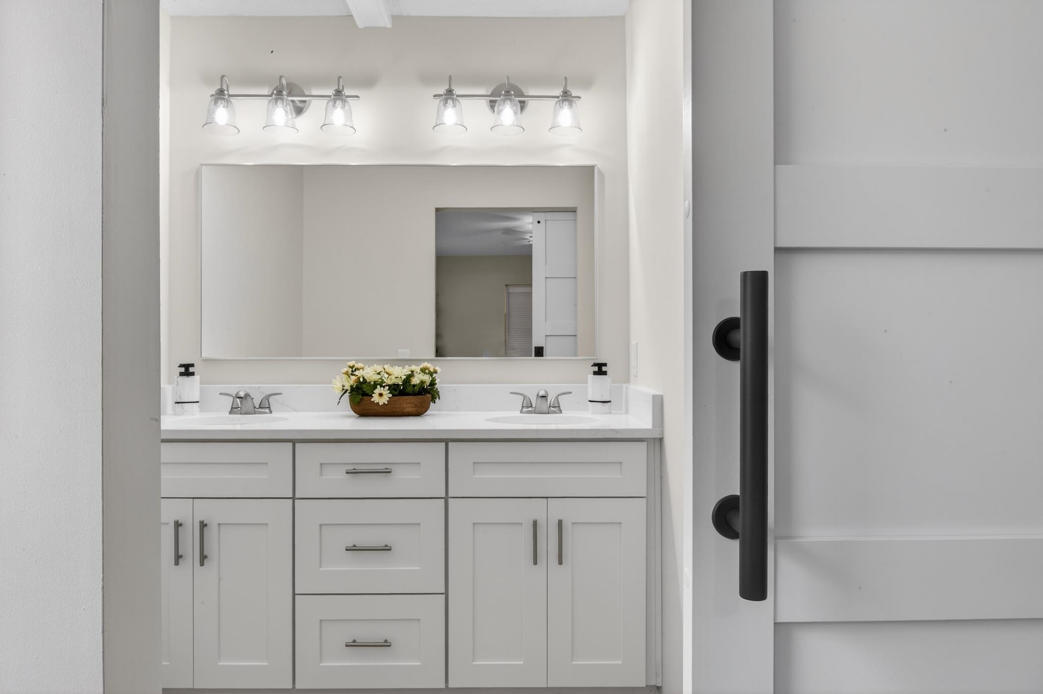 37 Madeore Street St. Augustine, FL 32084 - Photo 30 of 45 Primary bath featuring double vanity.