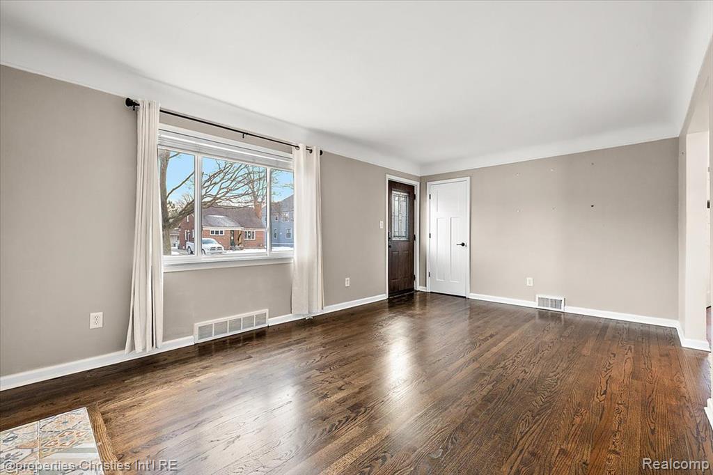 2191 Manchester Road Birmingham, MI 48009 - Photo 8 of 45 Gallery Image 8