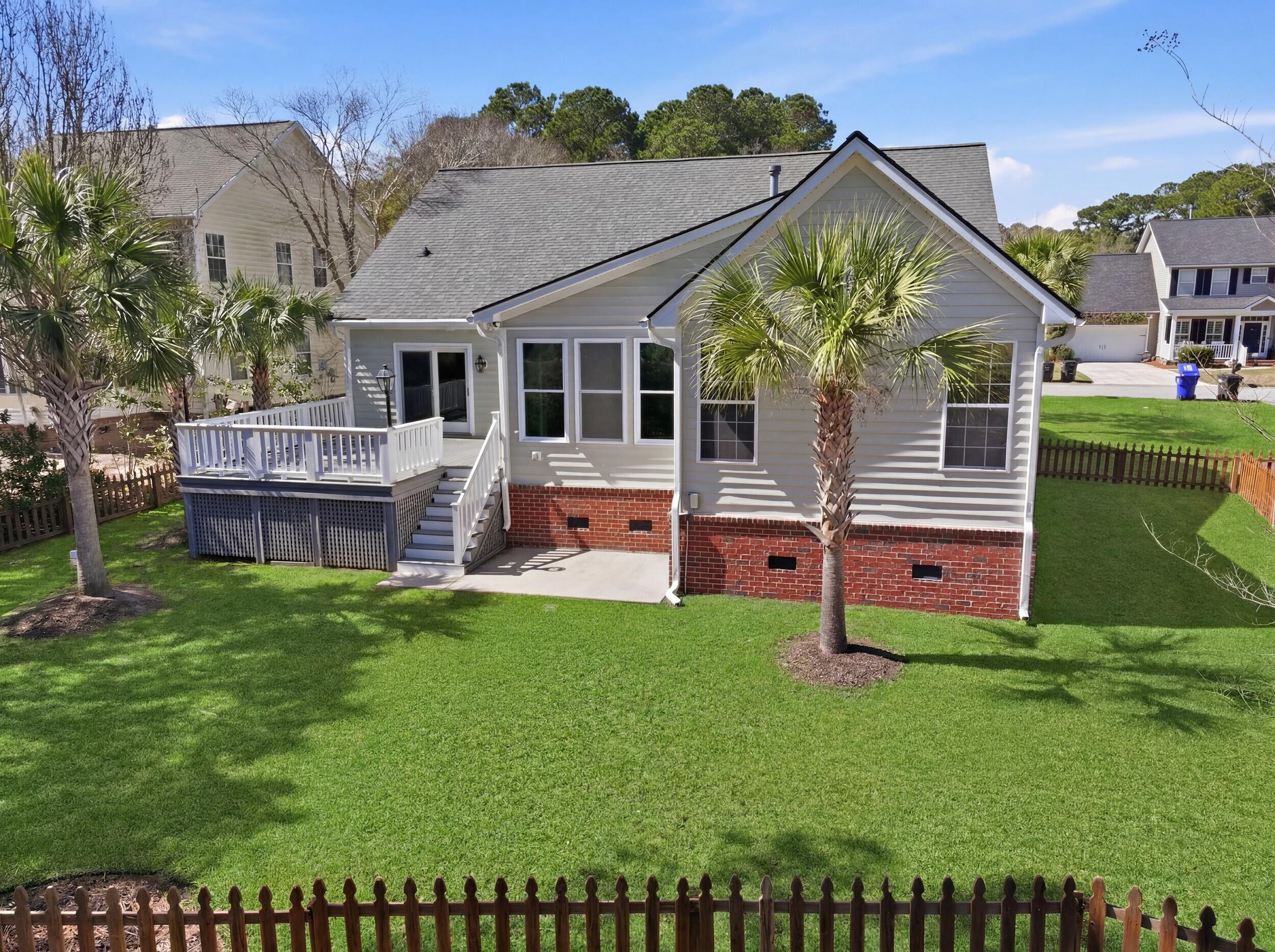 2384 Bergeron Way Mount Pleasant, SC 29466 - Photo 30 of 33 RU4A0331-2