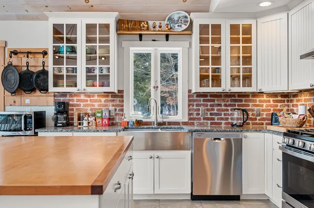 $864,000 | 932 Mud City Loop, Morristown, VT 05661