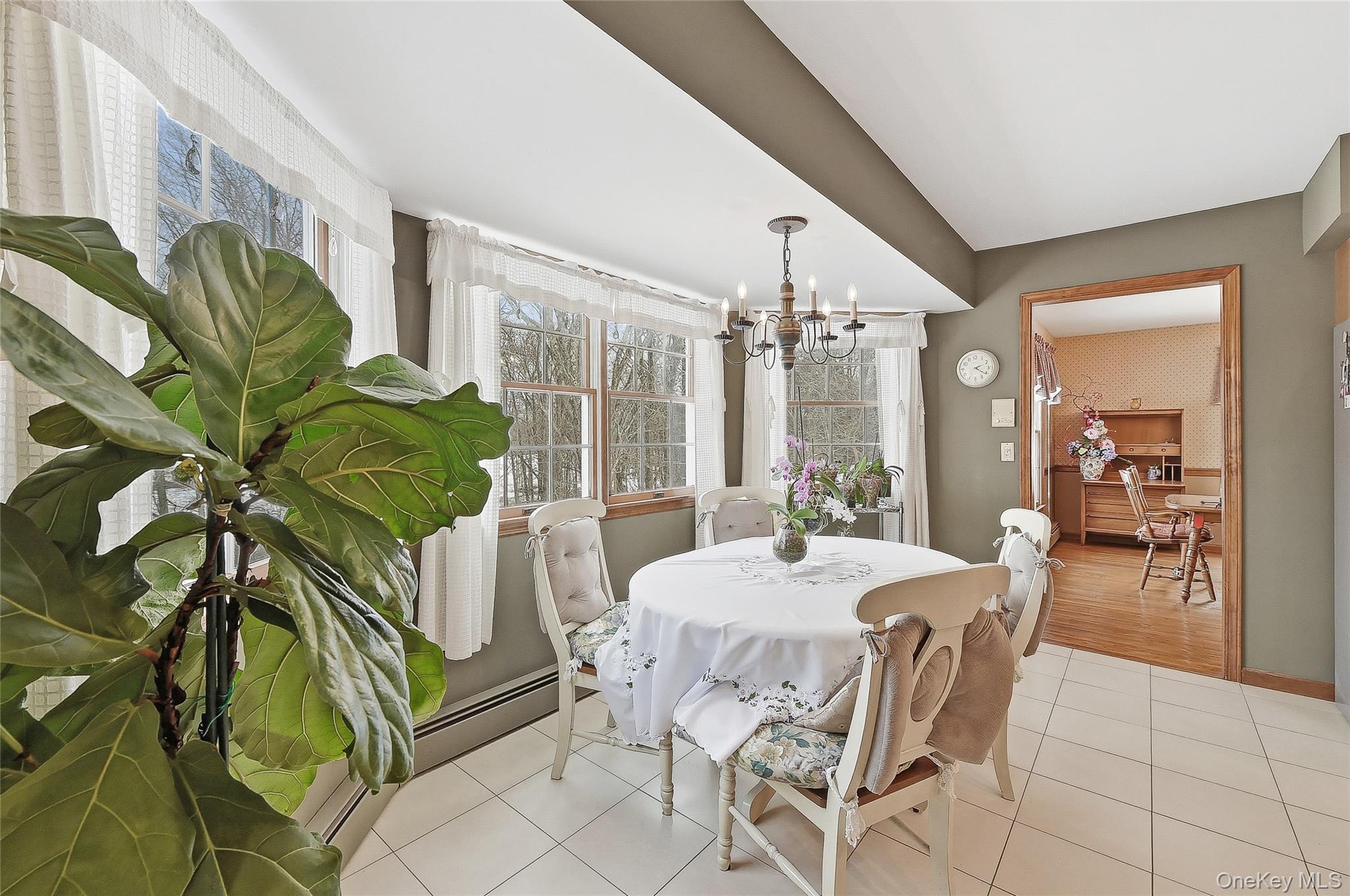 183 High Meadows Road Walden, NY 12586 - Photo 14 of 44 Bright and sunny breakfast nook
