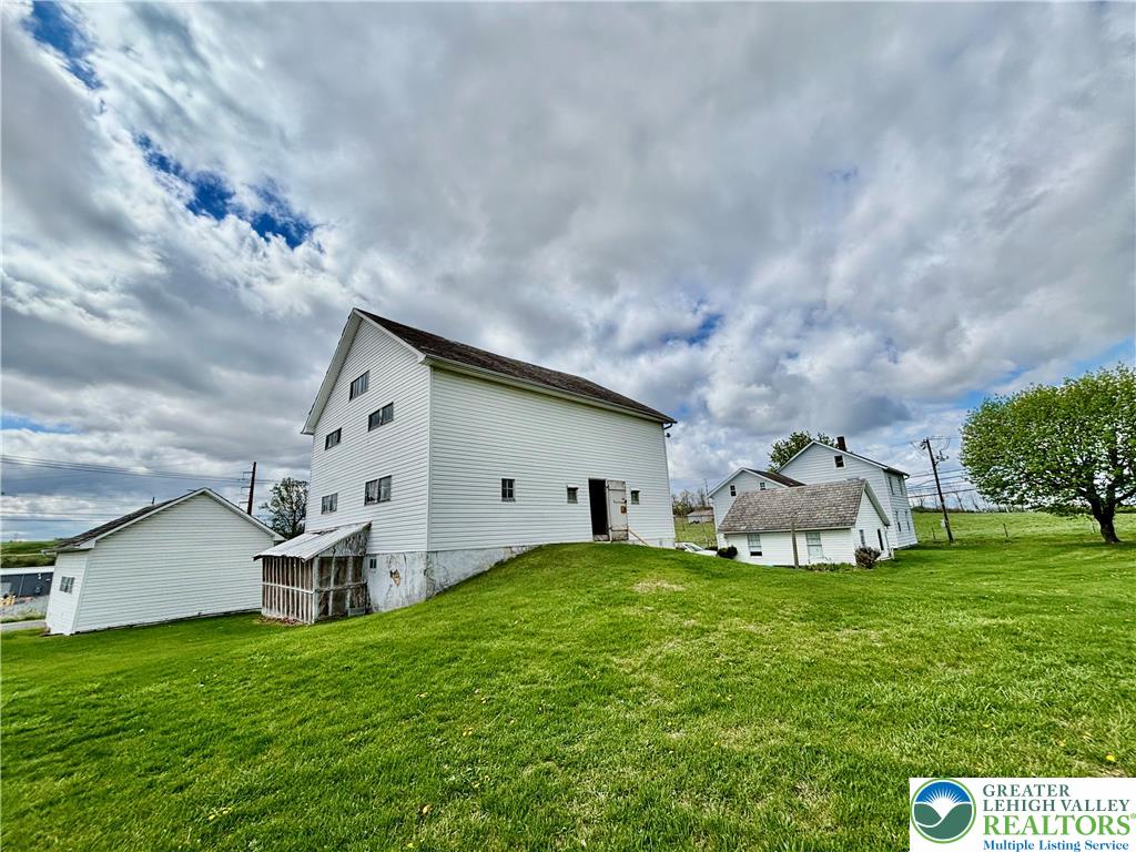 282 Young Road Nazareth, PA 18064 - Photo 9 of 21