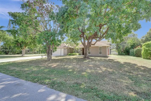 $899,999 | 620 Northeast 2nd Street, Pompano Beach, FL 33060