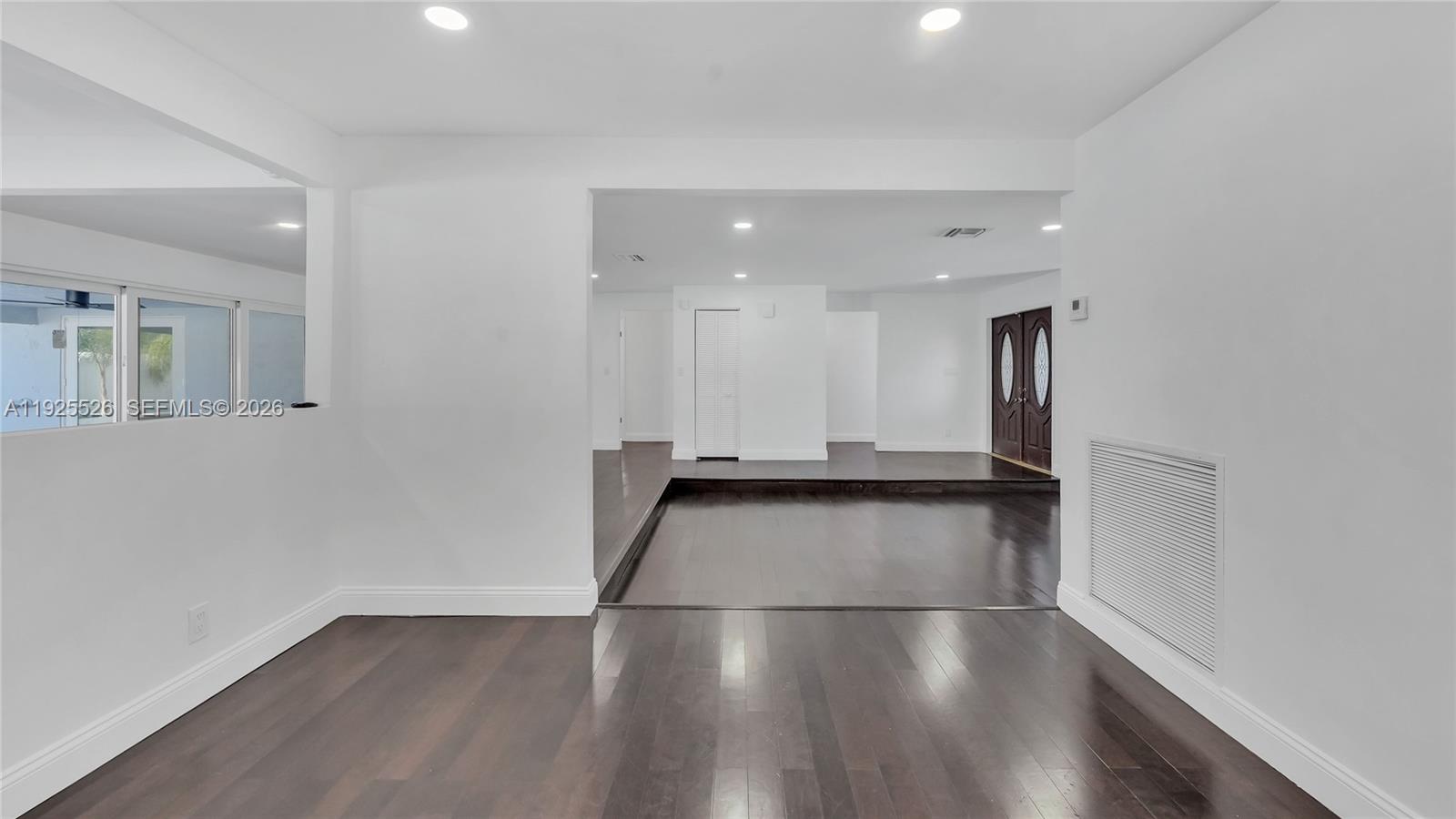 620 Northeast 2nd Street Pompano Beach, FL 33060 - Photo 8 of 53