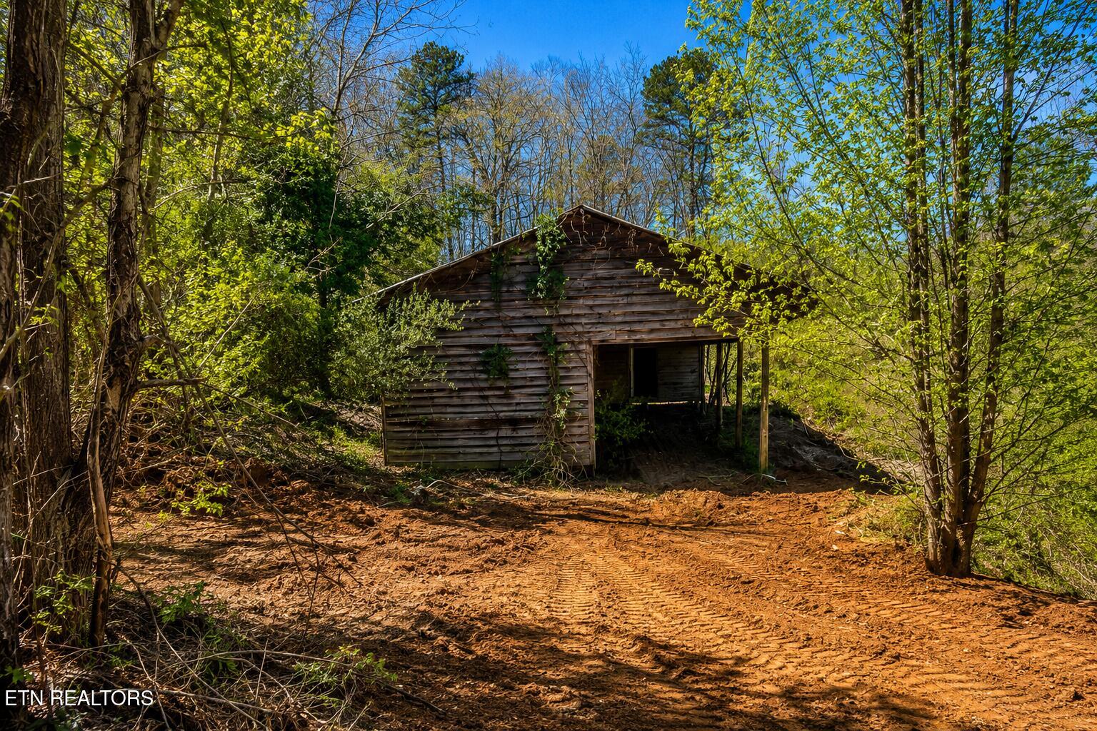 168 Church Road La Follette, TN 37766 - Photo 47 of 54 Stall Barn
