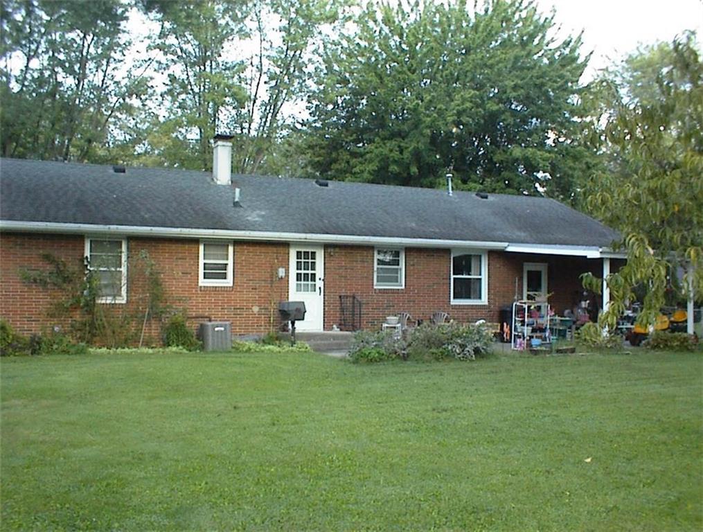 911 Maple Drive Greenfield, IN 46140 - Photo 2 of 4