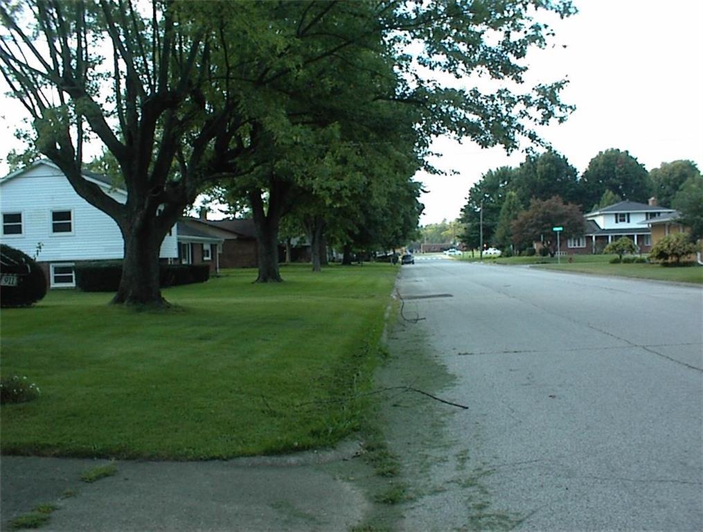 911 Maple Drive Greenfield, IN 46140 - Photo 4 of 4