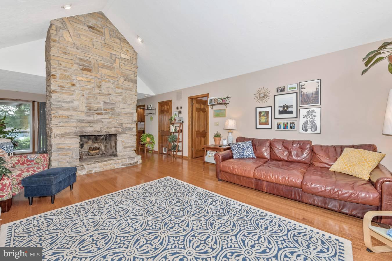 1521 Miller Road Westminster, MD 21158 - Photo 3 of 29 Living Room