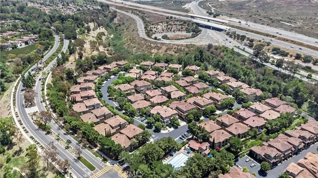 $1,420,000 | 221 Lonetree, Irvine, CA 92603