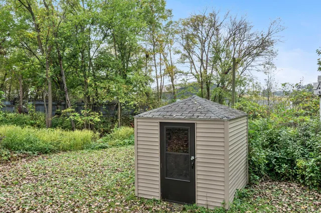 $218,900 | 406 5th Street Northwest, Montgomery, MN 56069