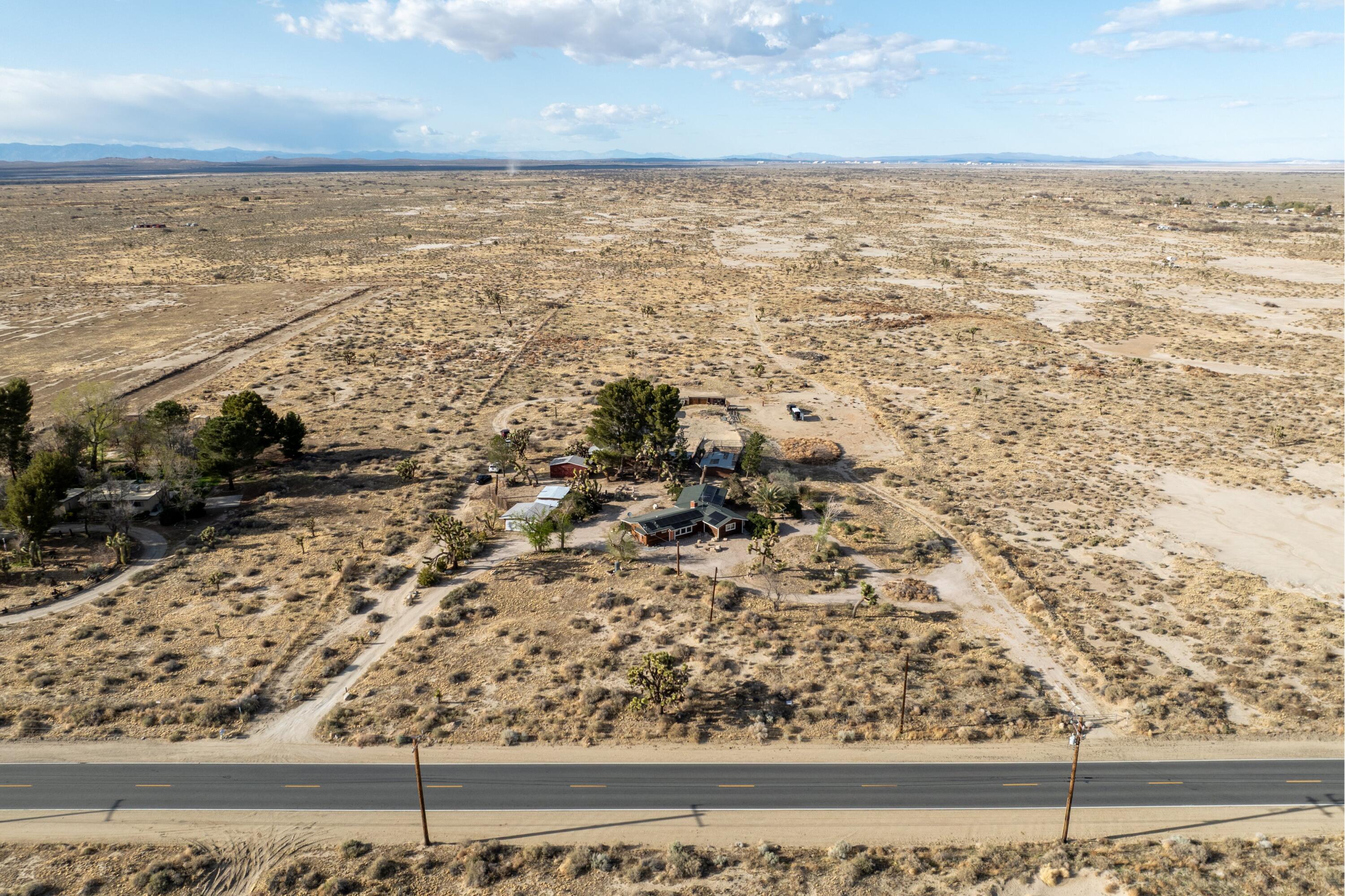 11337 Avenue E E Lancaster Ca East Lancaster, CA 93535 - Photo 3 of 60 a view of an ocean