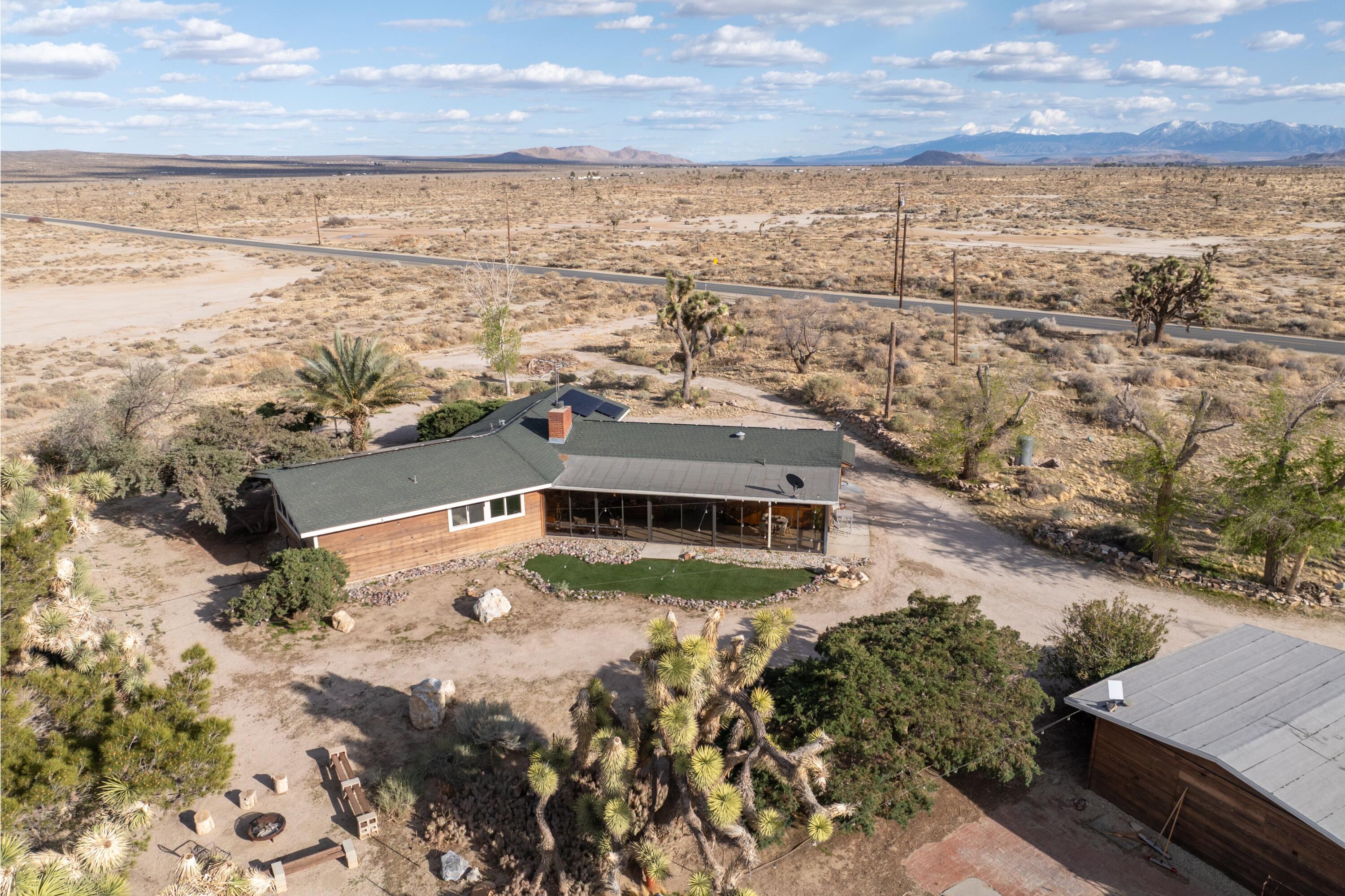 11337 Avenue E E Lancaster Ca East Lancaster, CA 93535 - Photo 50 of 60 a view of an ocean and beach